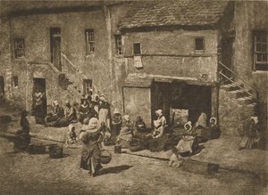 [Nők és gyerekek csaliznak, Fishergate, St Andrews] alkotó: Hill and Adamson