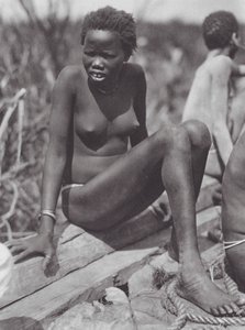 Afrika: Bahr el Zerafban (fekete-fehér fotó) alkotó: Hugo Adolf Bernatzik
