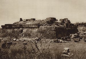 Mexikó: Xochicalco piramisa, a restaurálás előtt (fekete-fehér fotó) alkotó: Hugo Brehme