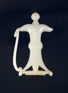 Virágmintás tőrfogantyú (nefrit) alkotó: Indian School