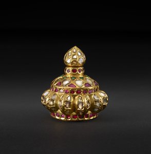 Gem-Set Kohl Bottle, 17. század közepe (arany gyémántokkal, smaragdokkal és rubinokkal) alkotó: Indian School