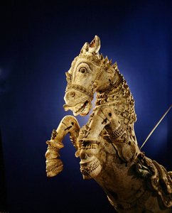 Ló, a rituális templomi szekérből (festett fa)