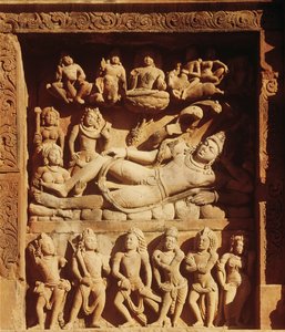 Vishnu kígyón, Seshán fekvő dombormű Visnu templomából, i.sz. 500 körül