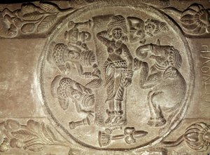 Maya álmát ábrázoló dombormű egy buddhista sztúpából, a Madhya Pradesh állambeli Bharhutból, a késő mauriánus időszakból, a Sunga-dinasztia (i.e. 180-72) időszakából alkotó: Indian School