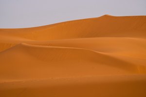 Ergg Chebbi homokdűnéi, Szahara sivatag, Marokkó, 2022 (fotó) alkotó: Ira Block