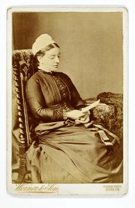 Miss Pringle, Anya, St. Thomass Kórház