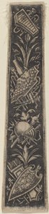 Dísz tányér páncéllal és hangszerekkel alkotó: Italian 18th or 19th Century