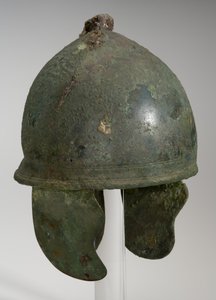 A típusú „Montefortino” sisak, ie 400-200 körül (bronz és vas)