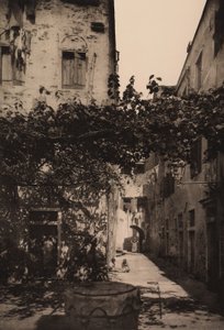 Corte Dolfin Castellóban, 1892 alkotó: Italian Photographer