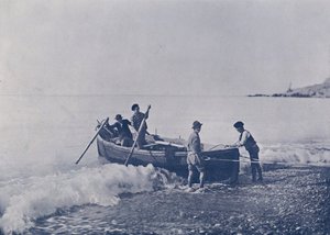 Olaszország: Bordighera, halászok visszatérnek a kikötőbe (f/w fotó) alkotó: Italian Photographer