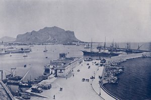 Olaszország: Palermo, Monte Pellegrino és kikötő (f/w fotó) alkotó: Italian Photographer