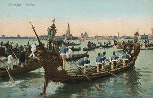 Felvonulás a velencei csatornában (színes fotó) alkotó: Italian Photographer