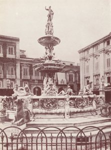 Szicília: szökőkút Messinában (fekete-fehér fotó) alkotó: Italian Photographer