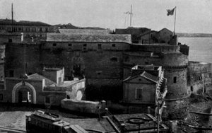 Taranto, Colombino kastély, R Marina laktanya (f/w fotó) alkotó: Italian Photographer