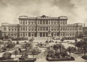 A Törvénybíróságok alkotó: Italian Photographer