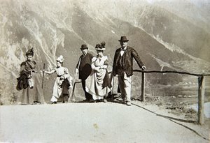 Turisták a hegyekben, Olaszország, 1895 körül (szépia fotó) alkotó: Italian Photographer