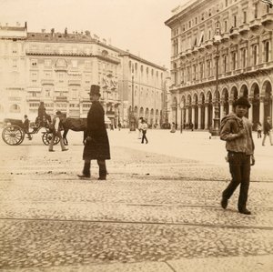 Kilátás a Piazza del Duomo-ra, Milánó, 1873 alkotó: Italian Photographer