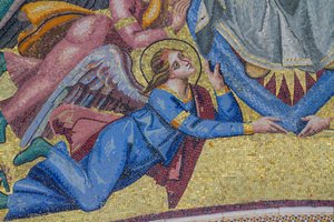 Angyal, részlet Mária mennybemeneteléből a dicsőségbe, mozaik, a központi bejárat oromzata az orvietoi székesegyház homlokzatán, Umbria, Olaszország alkotó: Italian School