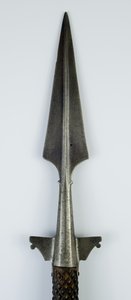 Medvelándzsa, 1550 körül (acél és fa) alkotó: Italian School