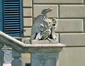 Sas és címer, Villa di Celle alkotó: Italian School