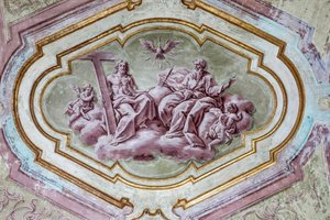 A székesegyház hátsó apszis kriptájának freskókkal díszített boltozata alkotó: Italian School