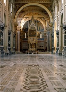 Gótikus művészet: a tabernákulum feletti pápai oltár képe, amelyet Giovanni di Stefano készített 1367 körül, tizenkét, Barna da Siena freskóival díszített táblát (14. század) díszít. 1367-1368. Lateráni Szent János-bazilika (San Giovanni in Laterano) alkotó: Italian School