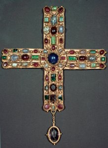 Lombard művészet: Aranykereszt és Berengario (Berenger) kövei (850-924) Olaszország királya és a Szent Birodalom császára. 9. századi Monza, Katedrális Múzeum - Lombard művészet: Berengario (Berenger) (850-924), Ital királyának arany és drágakő keresztje alkotó: Italian School