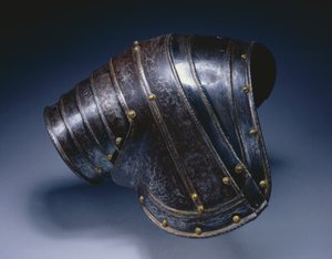 Pauldron jobb vállhoz, 1560-70 körül (kék és aranyozott acél) alkotó: Italian School