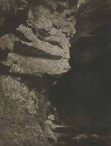 Kameramunka: Man Sketching, 1910.