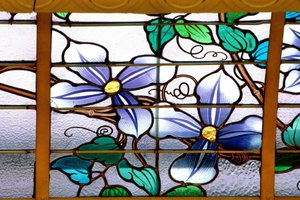 Nancy (54. osztály), szecessziós, „” La verriere aux Clematites”” (1901) - részlet, Jacques Gruber (1870-1936) ólomüvege, Credit Lyonnais, rue St Georges