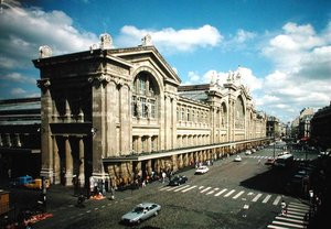 Kilátás az 1861-63-ban épült Gare du Nord homlokzatára