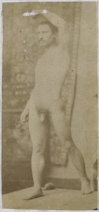 Tanulmány egy férfi meztelen modellről, egyenesen álló, elölről ferdén nézve Jacques de Lalaing stúdiójában