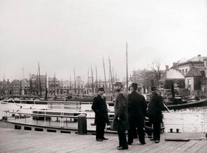 Férfiak csatornahajón, Rotterdam, 1898. alkotó: James Batkin