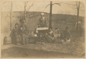 Albumen lenyomat rabszolgaságba esett nőkről és gyermekeikről Alexandria közelében..., 1861. december 2-tól 1862. március 10-ig. alkotó: James E. Larkin