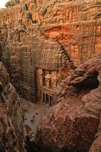 Az Al-Khazneh akd a fáraó kincstárának nevezett nabateus templomának magasított nézete... alkotó: James L Stanfield