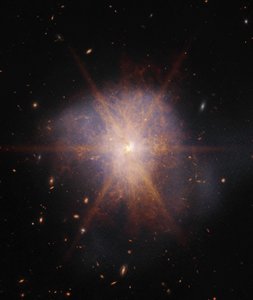 Arp 220 (NIRCam és MIRI kép) alkotó: James Webb Space Telescope (NASA)