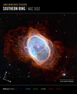 Southern Ring Nebula (NIRCam Compass Image) alkotó: James Webb Space Telescope (NASA)