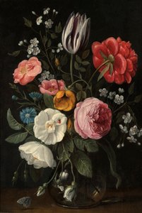 Rózsa, tulipán, bazsarózsa, cseresznyevirág és kentaurium egy üvegvázában egy párkányon. alkotó: Jan van Kessel the Elder