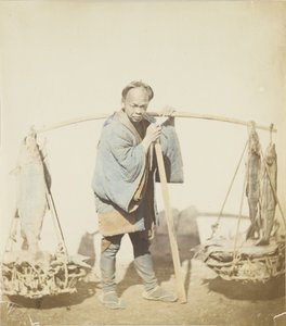 Halász a fogásával (kézzel színezett fekete-fehér fotó) alkotó: Japanese Photographer
