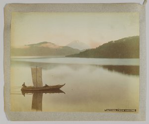 Fujiyama Hakone-ból, Kanagawa prefektúra, Japán (kézzel színezett fekete-fehér fotó) alkotó: Japanese Photographer