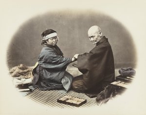 Japán férfi és nő hagyományos ruhában (kézzel festett fekete-fehér fotó) alkotó: Japanese Photographer