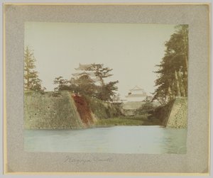 Nagoya kastély, Japán (kézzel színezett fekete-fehér fotó) alkotó: Japanese Photographer