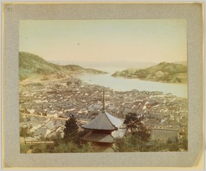 Onomichi Town, Japán (kézzel színezett fekete-fehér fotó) alkotó: Japanese Photographer
