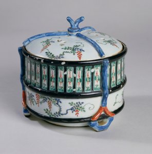Füstölő, 17. század vége (kakiemon porcelán mázas zománcokkal)