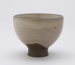 Inkyuzan edény teástál Goki formában, lenyomott titkosítással, Teástál (gokijawan), 1804-25 körül (kőedény rizshéj-hamu mázzal) alkotó: Japanese School
