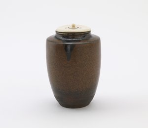 Tea caddy, katatsuki típusú, Edo-kori (kerámia) alkotó: Japanese School