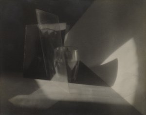 [Csendélet-absztrakció], 1923 körül (zselatin ezüst nyomat) alkotó: Jaromir Funke