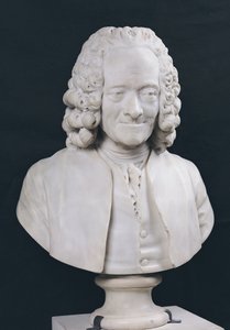 Francois Marie Arouet de Voltaire (1694-1778) mellszobra 1778 (márvány)