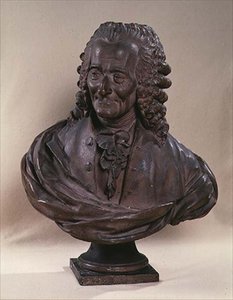 Voltaire mellszobra (1694-1778) alkotó: Jean Baptiste Antoine Cadet de Beaupre