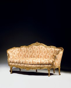 XV. Lajos kanapé, 1717 alkotó: Jean Baptiste Tilliard